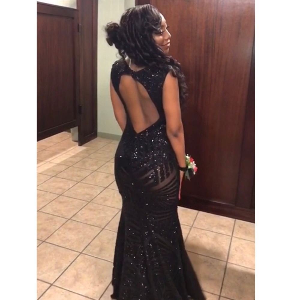 SPECIAL OCCASION DRESS FOR SALE - Picture 3 of 6